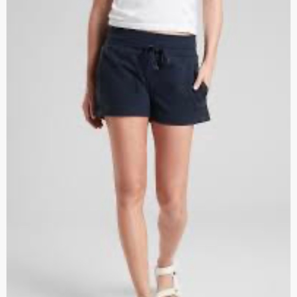 Athleta Downtown Metro 4” Shorts Navy Size Small Stretchy Athletic - NWOT
